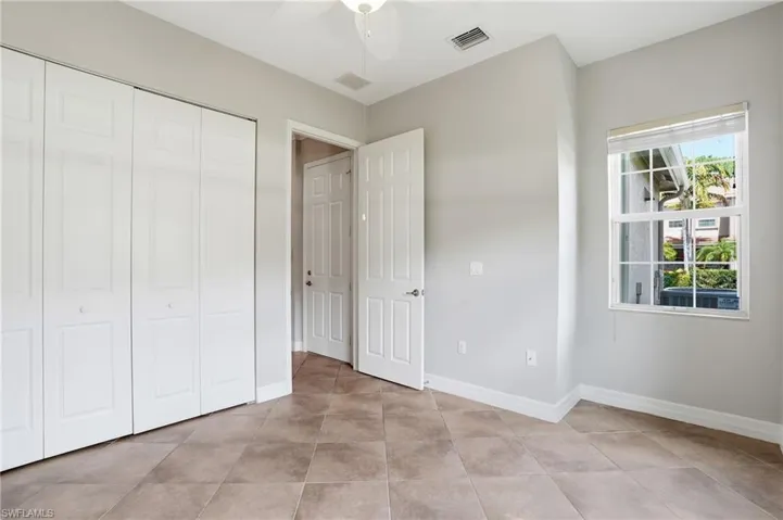 Guest bedroom.