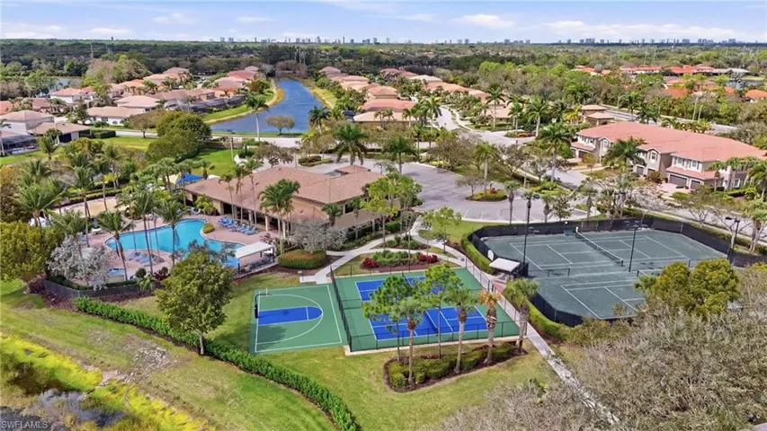 Marbella Lakes Amenities.
