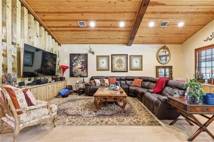 842 Hunting Club Ave, Clewiston, Florida 33440