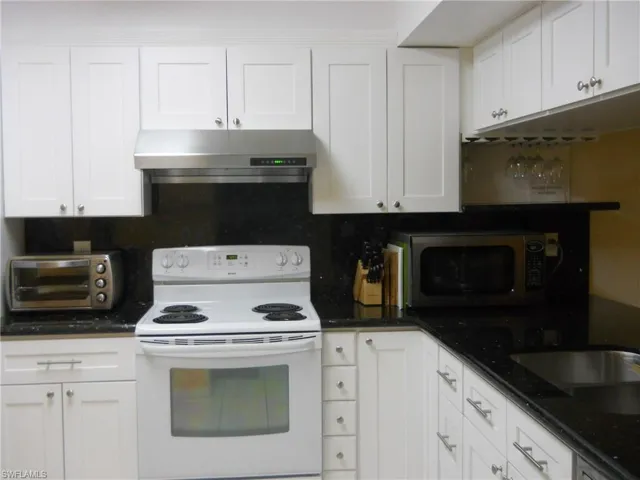 4010 Ice Castle Way 7, Naples, Florida 34112