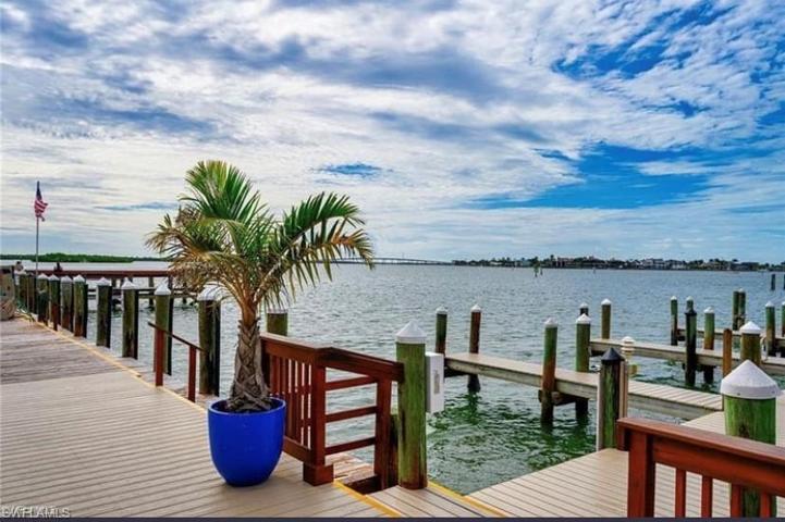 Docks