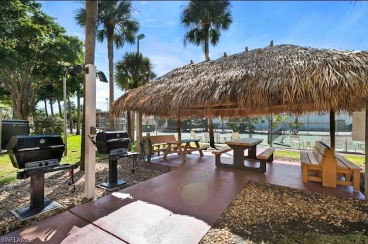 TIKI BBQ
