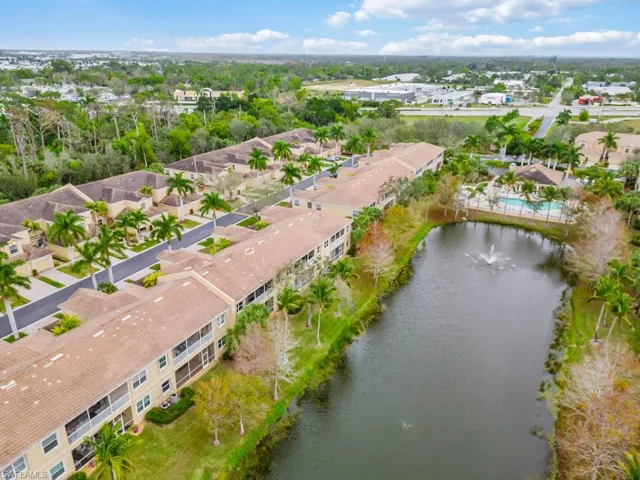6021 Jonathans Bay Cir 302, Fort Myers, Florida 33908