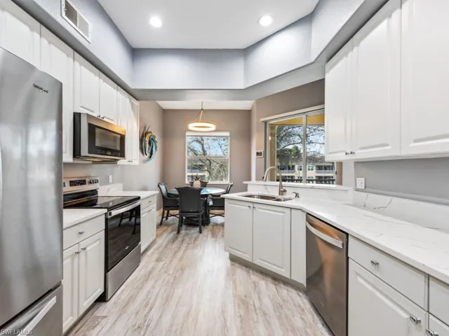 6021 Jonathans Bay Cir 302, Fort Myers, Florida 33908