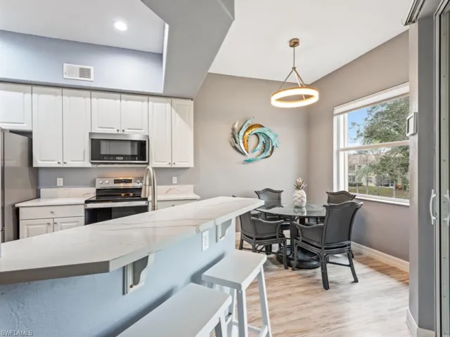 6021 Jonathans Bay Cir 302, Fort Myers, Florida 33908