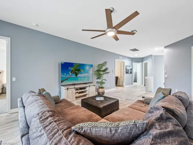6021 Jonathans Bay Cir 302, Fort Myers, Florida 33908