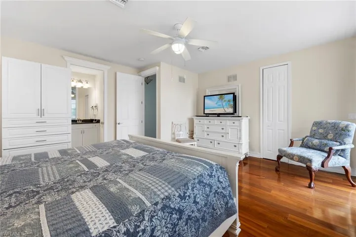 Master bedroom with en suite bath!(Photo may be virtually enhanced)