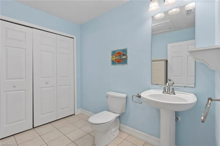 1/2 bath!(Photo may be virtually enhanced)