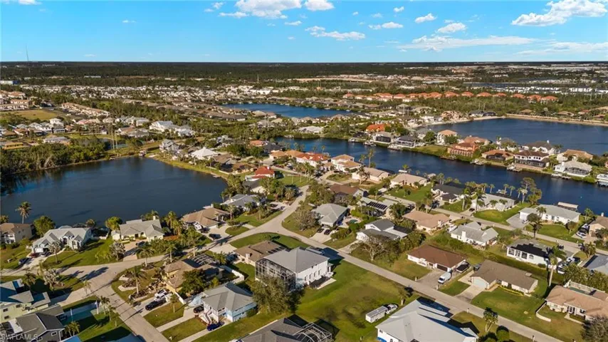 6027  Lake Grasmere  WAY, Fort Myers, FL 33908