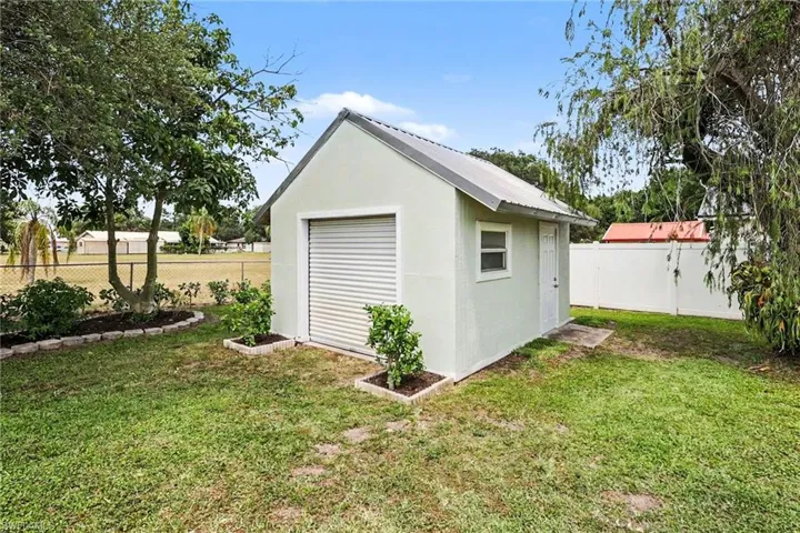 205 E Sugarland Cir, Clewiston, FL 33440