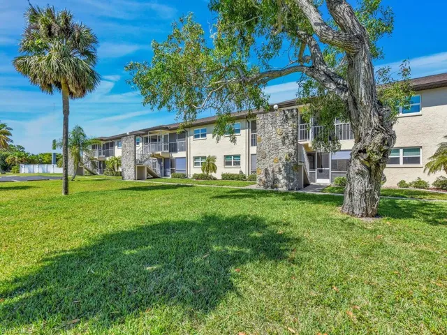 2526 SE 16th  PL, Cape Coral, FL 33904