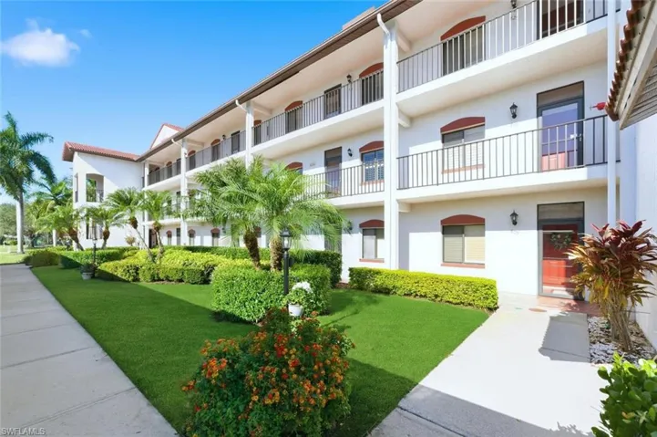 View of apartment building / complex