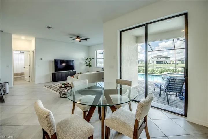 Breakfast area