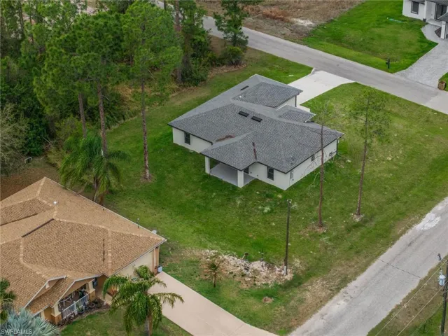 Aerial view of property and surrounding area