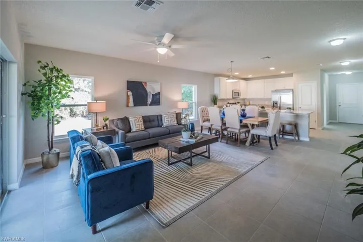 820 Ne 7th Pl, Cape Coral, Florida 33993
