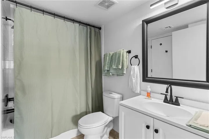 8225 Ibis Club Dr 204, Naples, Florida 34104