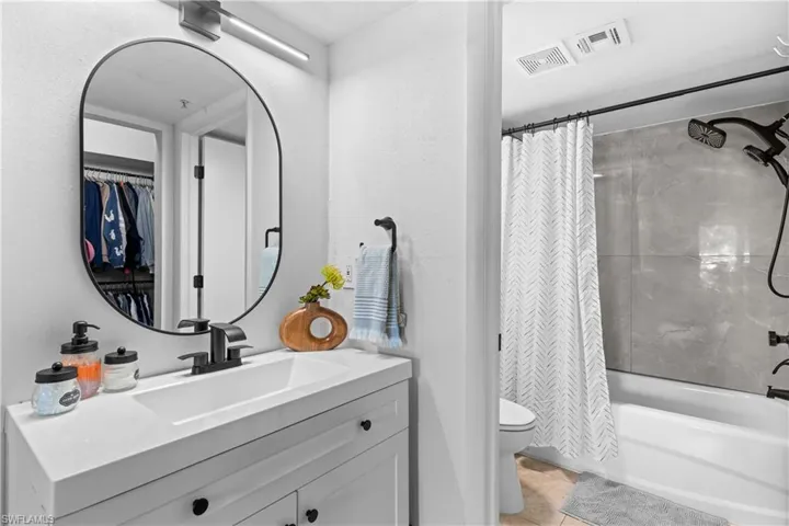 8225 Ibis Club Dr 204, Naples, Florida 34104
