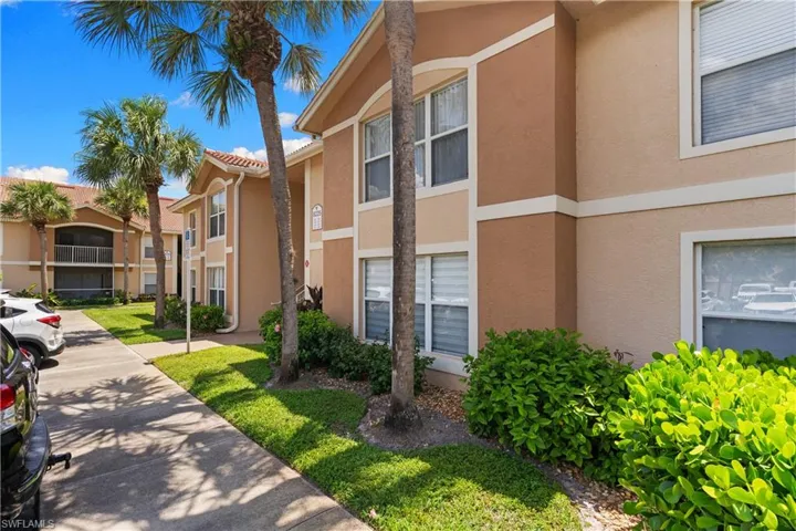 8225 Ibis Club Dr 204, Naples, Florida 34104
