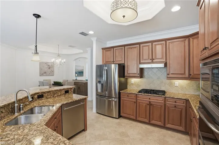 3022  Aviamar  CIR, Naples, FL 34114