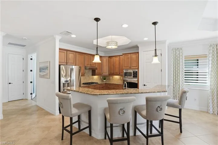 3022  Aviamar  CIR, Naples, FL 34114