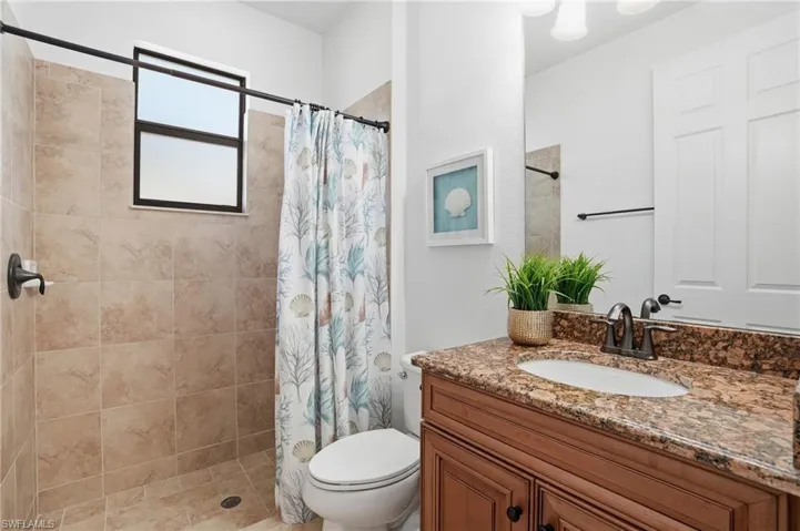 3022  Aviamar  CIR, Naples, FL 34114