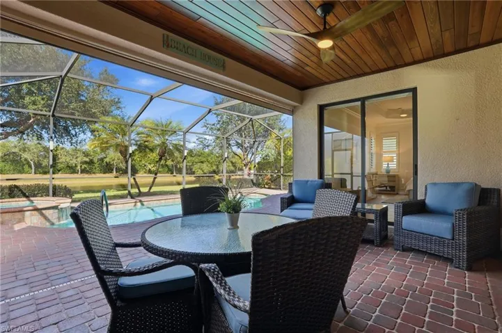 3022  Aviamar  CIR, Naples, FL 34114