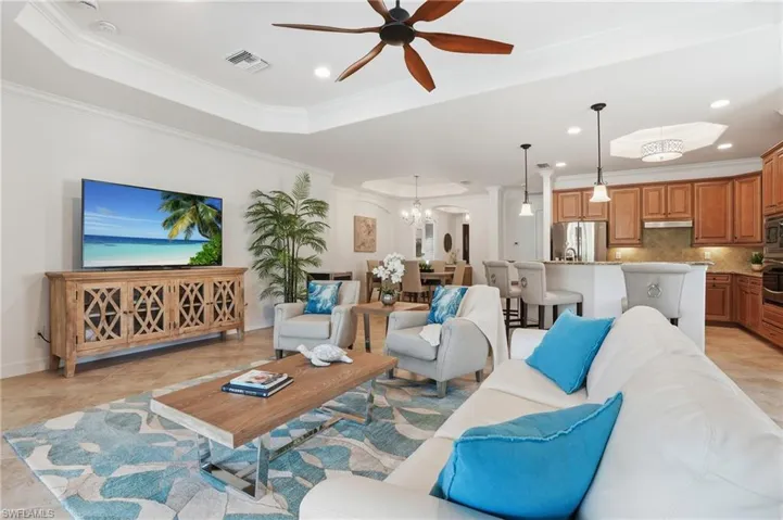 3022  Aviamar  CIR, Naples, FL 34114