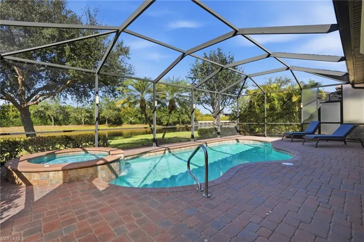 3022  Aviamar  CIR, Naples, FL 34114
