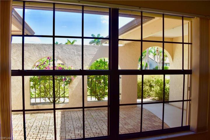 990 Charlemagne BLVD, NAPLES FL 34112