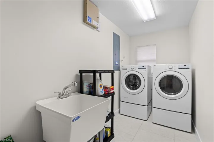 539  Peck  AVE, Fort Myers, FL 33919