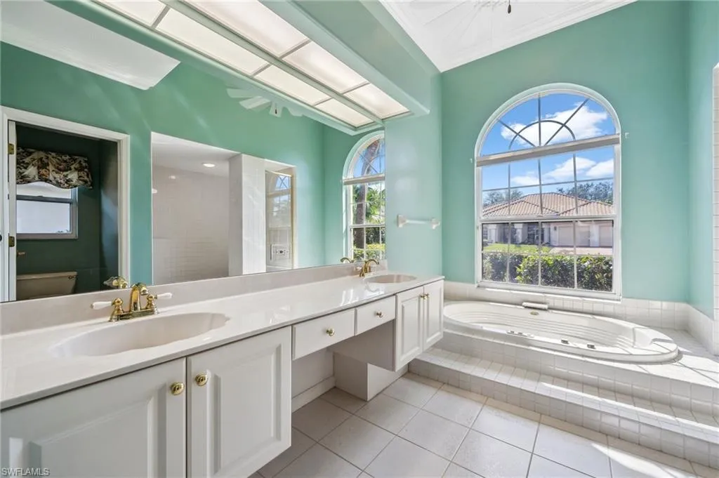 3740 Lakemont DR, Bonita Springs, FL 34134,225014372