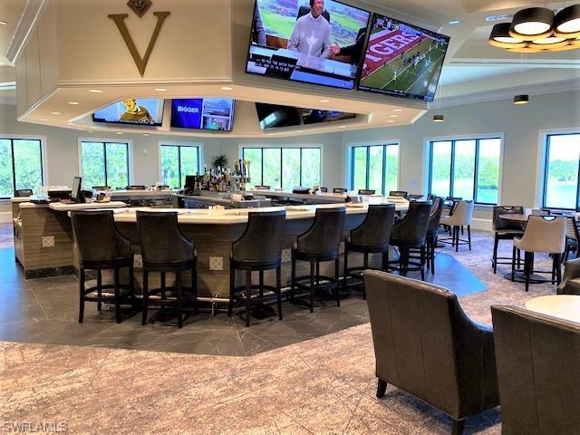 Big, beautiful clubhouse bar