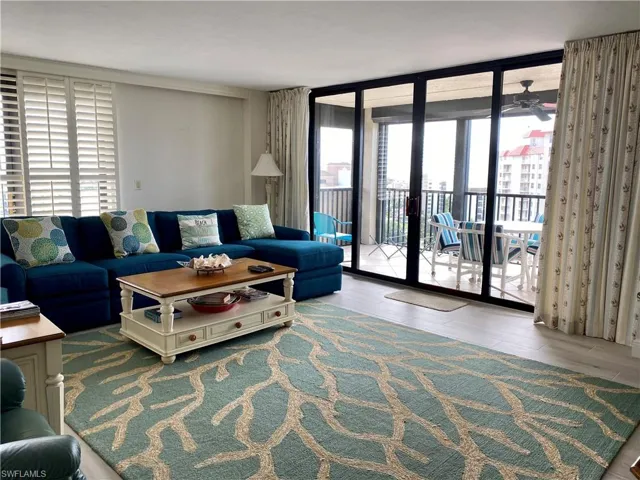 10851 Gulfshore Dr 1001, Naples, Florida 34108