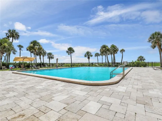 10851 Gulfshore Dr 1001, Naples, Florida 34108