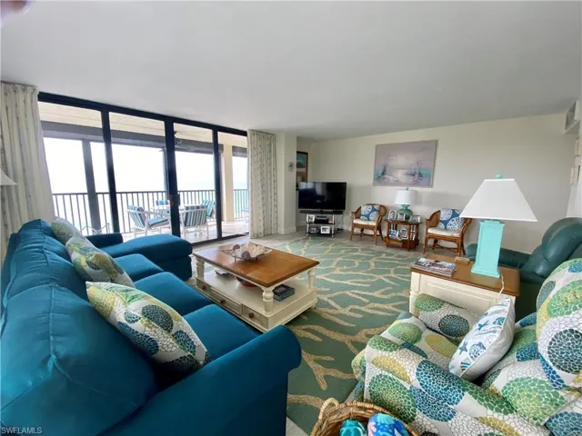 10851 Gulfshore Dr 1001, Naples, Florida 34108