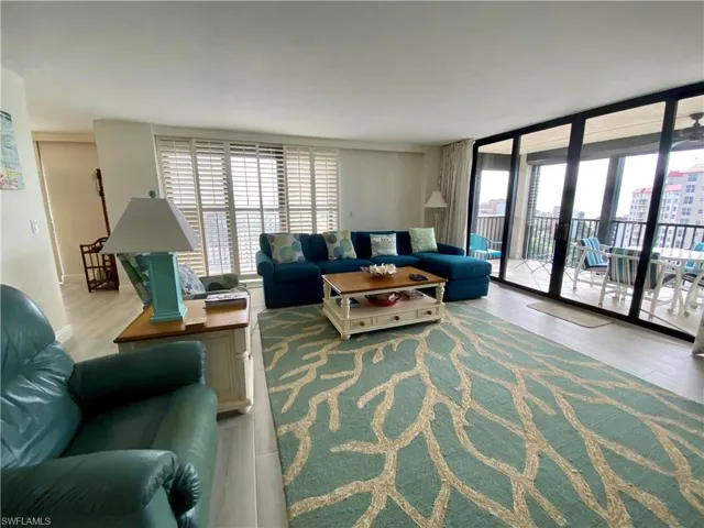 10851 Gulfshore Dr 1001, Naples, Florida 34108