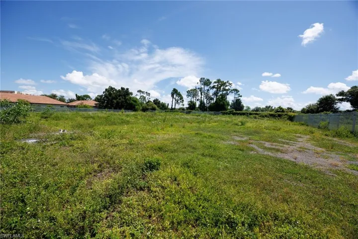 Commercial lot
