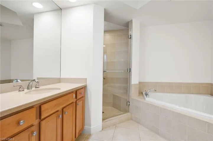 2090 W First St 810, Fort Myers, Florida 33901