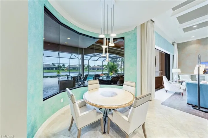 Light and Bright Eat In Kitchen