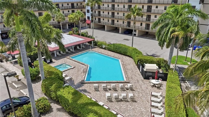 803 River Point Dr 107b, Naples, Florida 34102