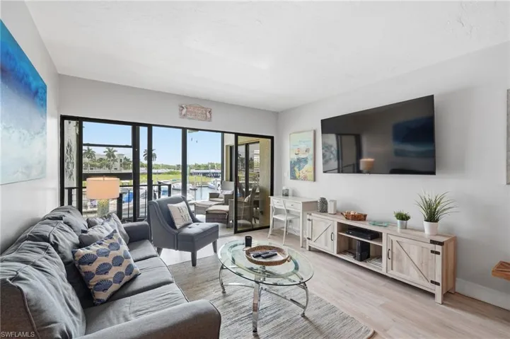 803 River Point Dr 107b, Naples, Florida 34102