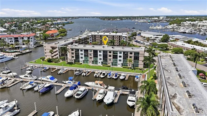 803 River Point Dr 107b, Naples, Florida 34102