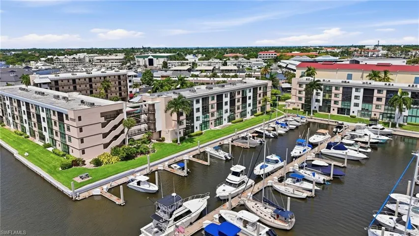 803 River Point Dr 107b, Naples, Florida 34102