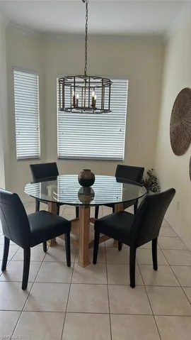 Nook area, tile and great views of golf course