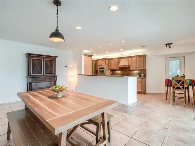 open floor plan for main lliving areas
