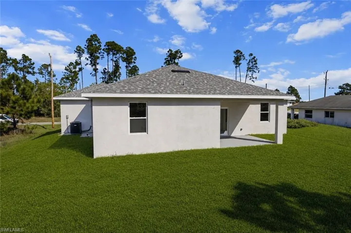 1252 Edna St E, Lehigh Acres, Florida 33974