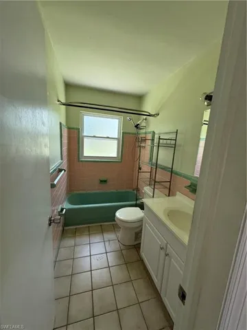 Jill & Jack BathroomTub/Shower Combo