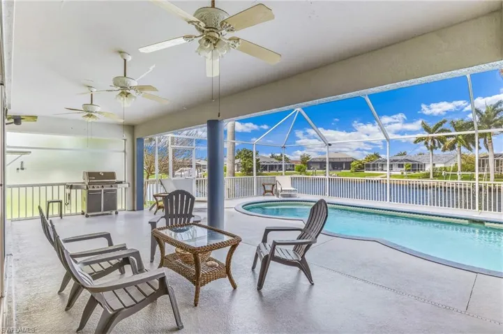spacious under truss lanai perfect for entertaining
