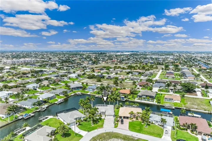 Basin view from your lanai, quiet street in HIGHLY DESIRED area of Cape Coral