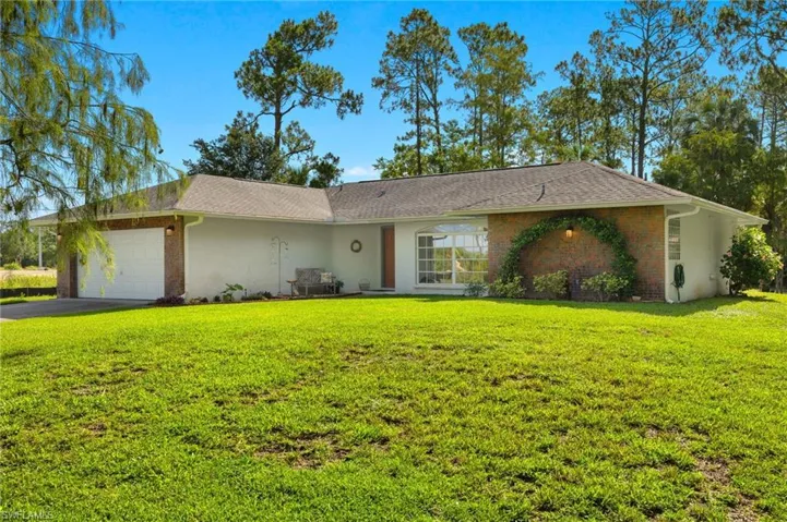 730  25th NW ST, Naples, FL 34120